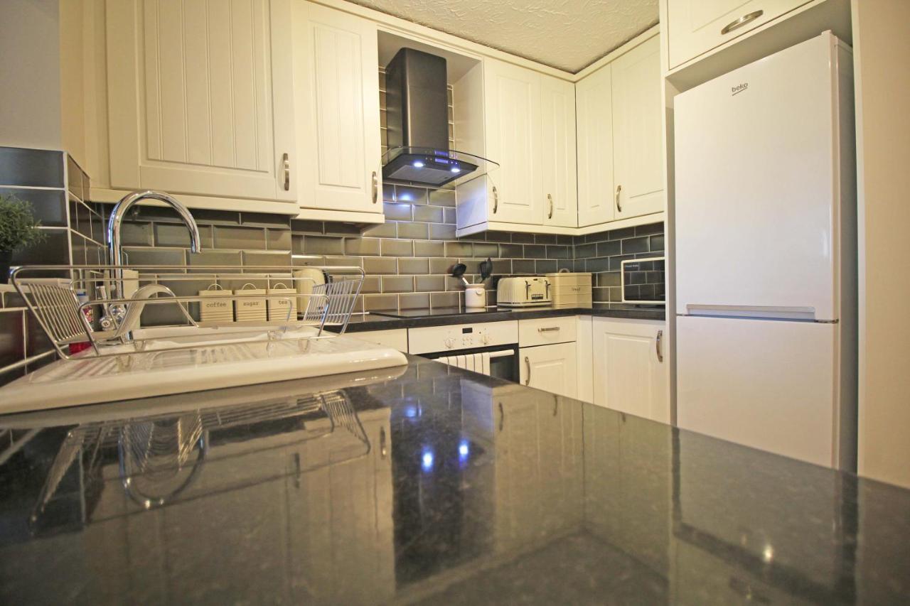 The Barwoods - Modern Spacious Home In Chester - Parking Zewnętrze zdjęcie